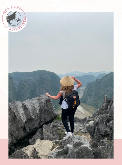 Asia travel guide. Solo female travel girl. About me. 